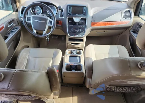 2016 Chrysler Town & Country Touring из США, поврежденный, VIN 2C4RC1BG7GR290817